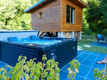 Hot tub and private terrace
