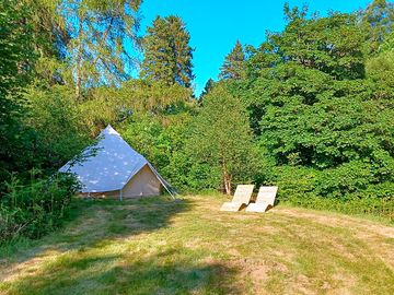 Otter bell tent with loungers provided (added by manager 15 aug 2023)