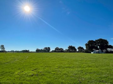 Not a cloud in the sky (added by manager 28 apr 2022)