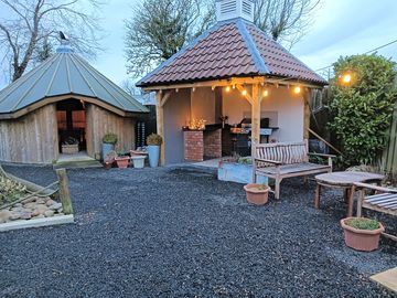 Bbq area and enclosed fire pit