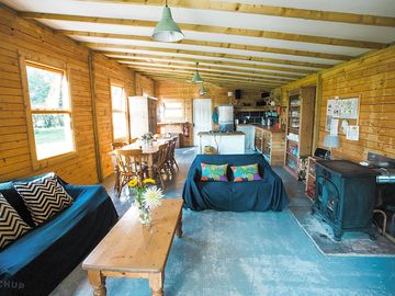 Le shack has a wood burning stove