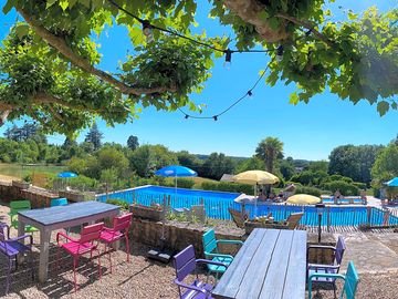 Terrasse + piscine (added by manager 10 nov 2022)