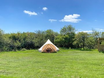 Bell tent in the sun (added by manager 02 nov 2022)