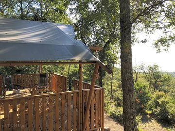 Safari tent decking (added by manager 16 mar 2023)