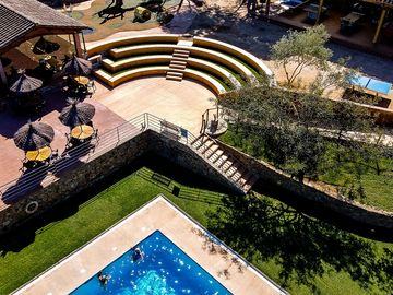 Restaurant and swimming pool