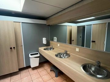 Sanitairgebouw