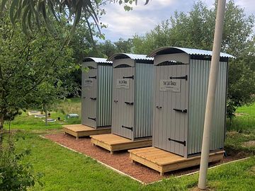 Lav shack and shower on site. (added by manager 25 jun 2021)