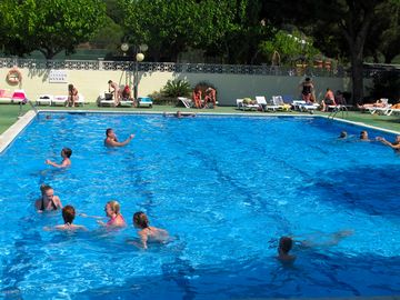 Swimming pool