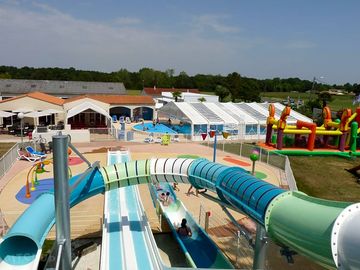 Pool complex with slides