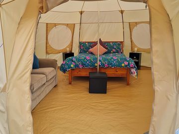 Spacious bell tent (added by manager 26 jun 2023)