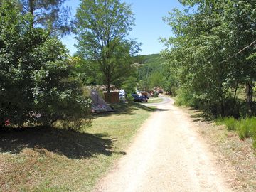 An alley between pitches