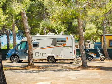 Posti camper/caravan con luce e acqua