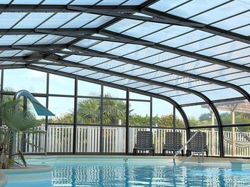 Piscine chauffée et couverte