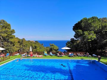 Swimming pool with sea view (added by manager 02 jan 2024)