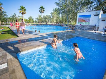 Piscina del camping eucaliptus