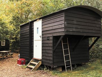 Shepherd's hut exterior (added by manager 11 sep 2022)