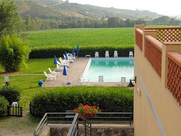 Swimming pool and sun terrace (added by manager 28 jan 2019)