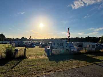 Caravans and campers on site (added by manager 27 jul 2022)