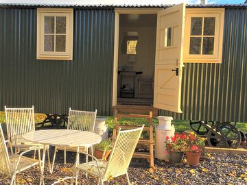 Oxton hill hideaway hut (added by manager 28 jul 2019)