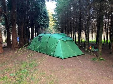 Rear view on tent (added by visitor 23 apr 2019)