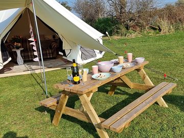 Clover bell tent (added by manager 11 may 2022)