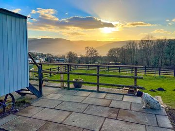 Sunset from the shepherd's hut patio (added by manager 27 sep 2022)