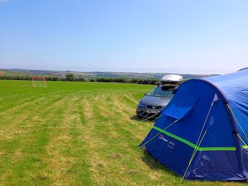 Fantastic views, huge field for the kids to run around in. (added by visitor 09 aug 2021)