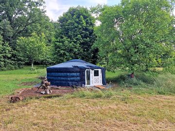 Original yurt from mongolia (insulated with wool, handpainted and very cosy) (added by manager 06 oct 2022)