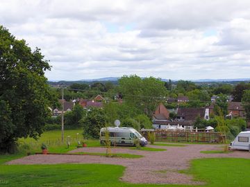 Spacious serviced pitches (added by manager 01 jul 2019)
