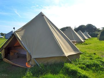 Sturdy canvas bell tents (added by manager 18 aug 2021)
