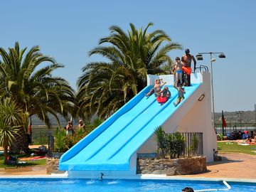 Waterslide at the site pool (added by manager 17 nov 2015)