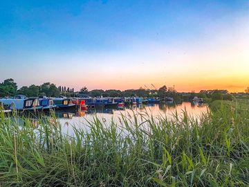 Visitor image of the marina at sunset (added by manager 12 oct 2022)