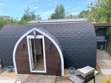 Glamping pod exterior (added by manager 23 sep 2022)