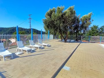 Sundeck and pool