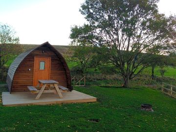 Wigwam with deck and picnic table (added by manager 23 jan 2020)