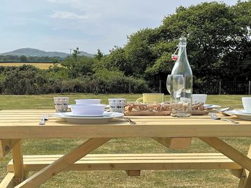 Dining alfresco style