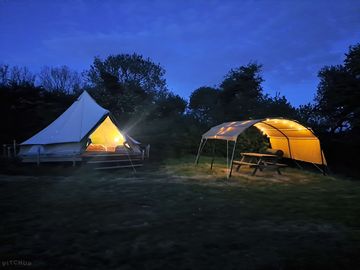 Foxes den bell tent with covered outdoor area, bbq, firepit & picnic bench