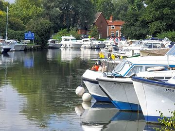 Boats walking distance