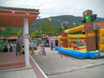Campsite's entrance with inflatables (added by manager 15 sep 2016)