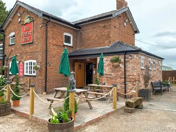 On-site pub with ale on tap (added by manager 01 aug 2023)