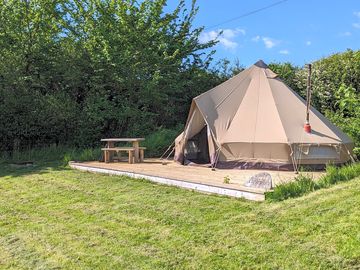 Bell tent with log burner (added by manager 24 may 2024)