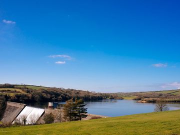 Pitches overlooking the reservoir (added by manager 10 apr 2023)