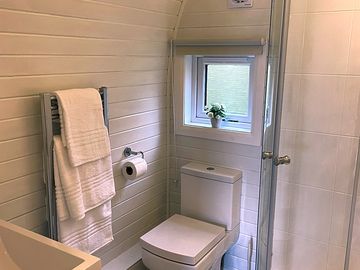The ensuite bathroom in our glamping pods