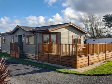 Hawks roost lodge