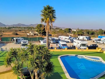 General view, pool & shade