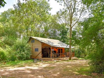 Keeper's hide
