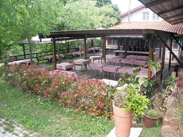 The restaurant and outdoor terrace (added by manager 28 apr 2015)