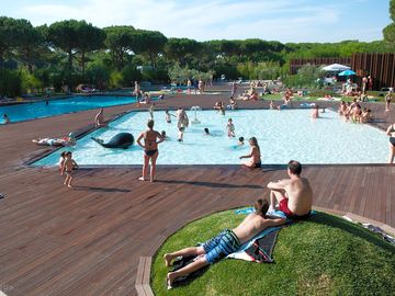 Family-friendly outdoor pool (added by manager 17 mar 2020)