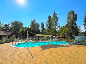 Mirabella camping heated pool