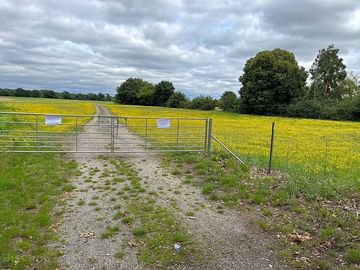 Entrance to the site, the gate code will be communicated once you have booked (added by manager 31 jul 2023)